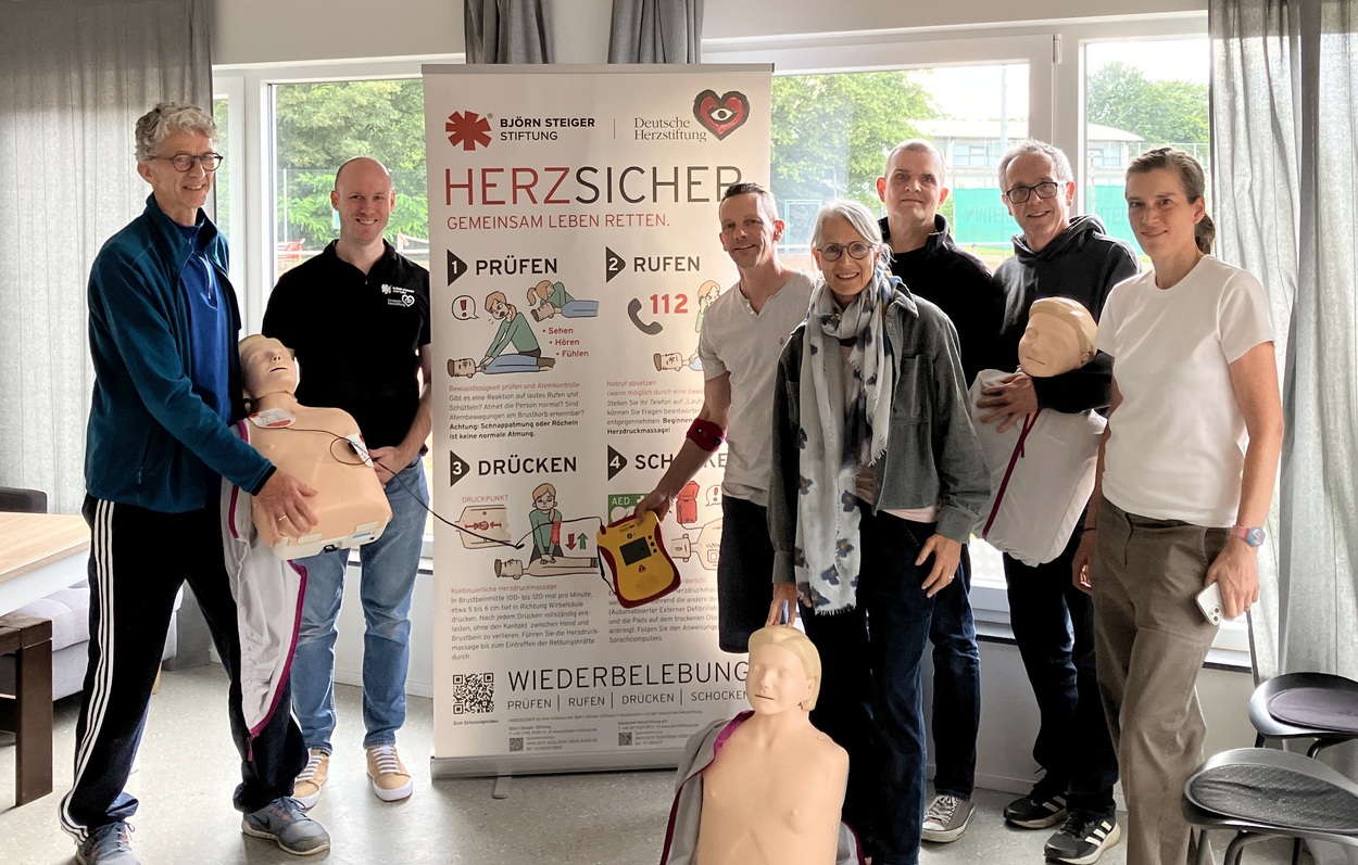 Erste-Hilfe-Schulung zur Wiederbelebung im Clubheim